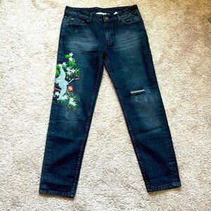 NWT Grifflin Paris distressed denim Embroidered relaxed fit black jeans